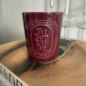 Diptyque Tubereuse Deep Burgundy Large
Used, selling the candle container itself